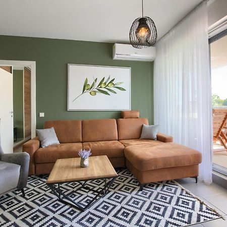 Beautiful Two-Bedroom Seaside Apartment In Premantura Luaran gambar