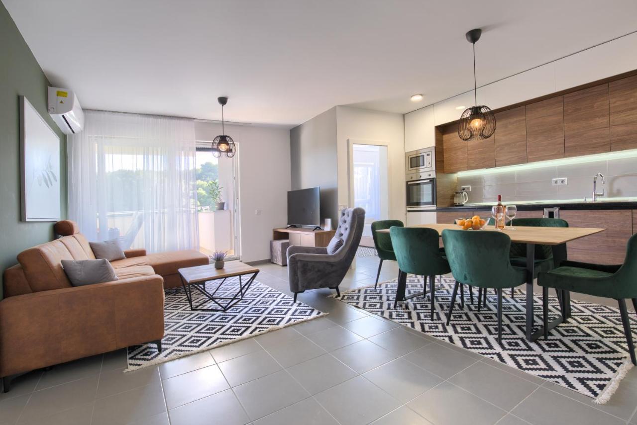 Beautiful Two-Bedroom Seaside Apartment In Premantura Luaran gambar