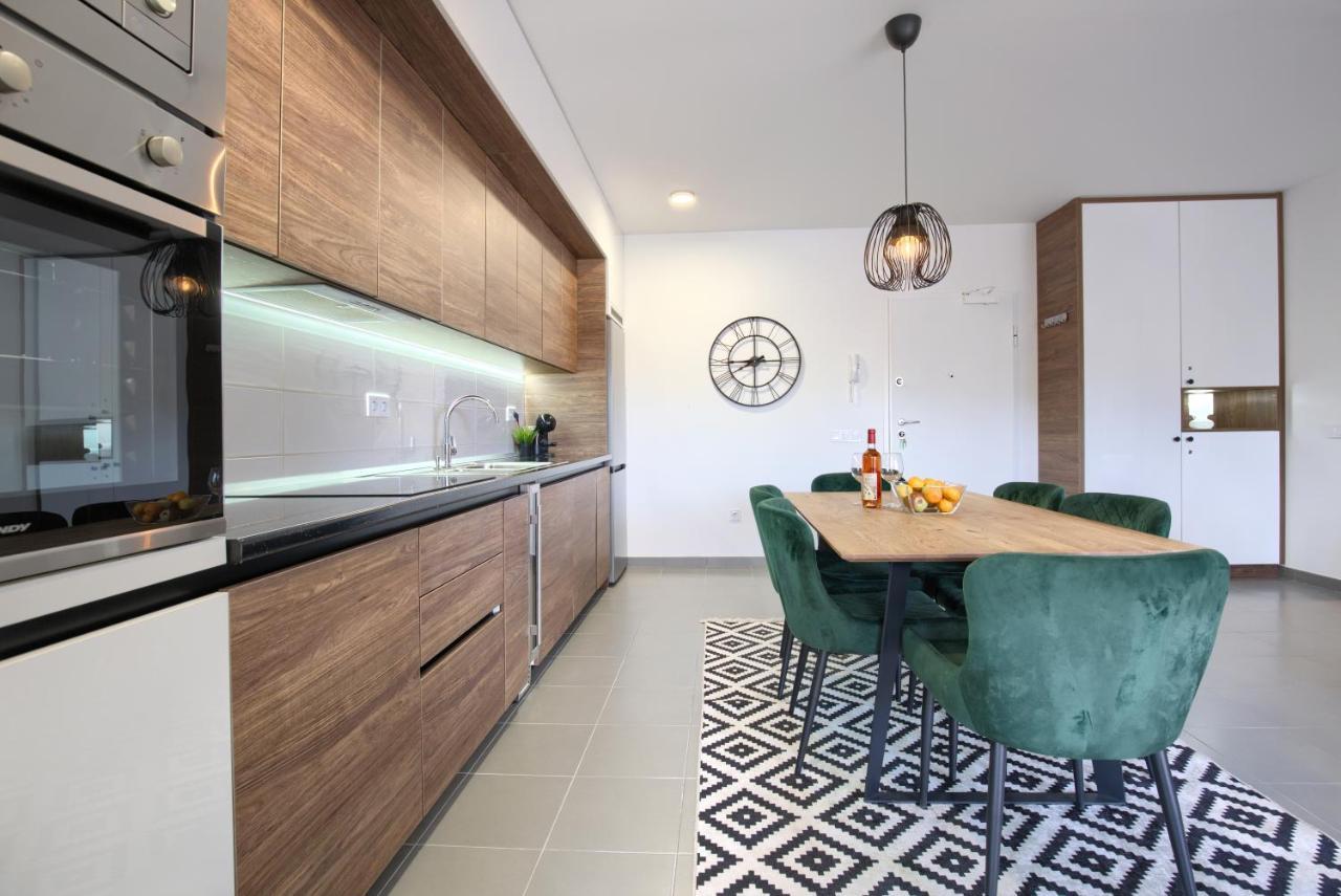 Beautiful Two-Bedroom Seaside Apartment In Premantura Luaran gambar